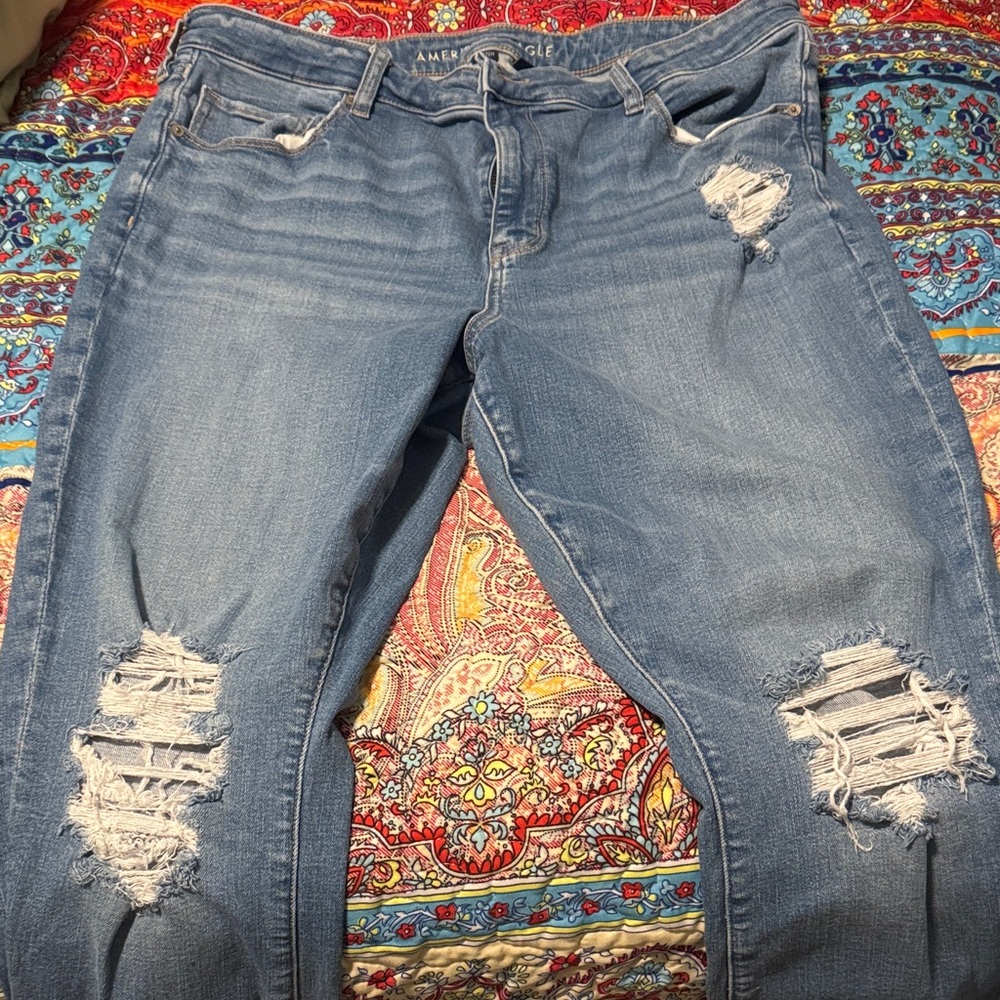 American Eagle Outfitters Women's Light Blue Distressed Boyfriend Jeans